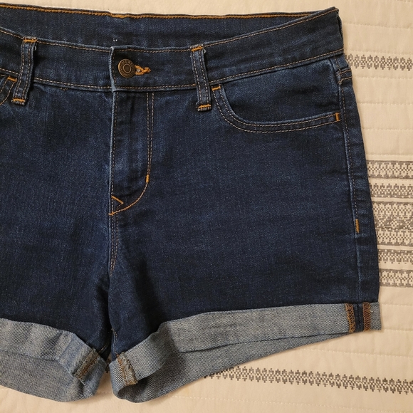 Old Navy Cuffed Dark Wash Denim Shorts Size 8 - Picture 5 of 14